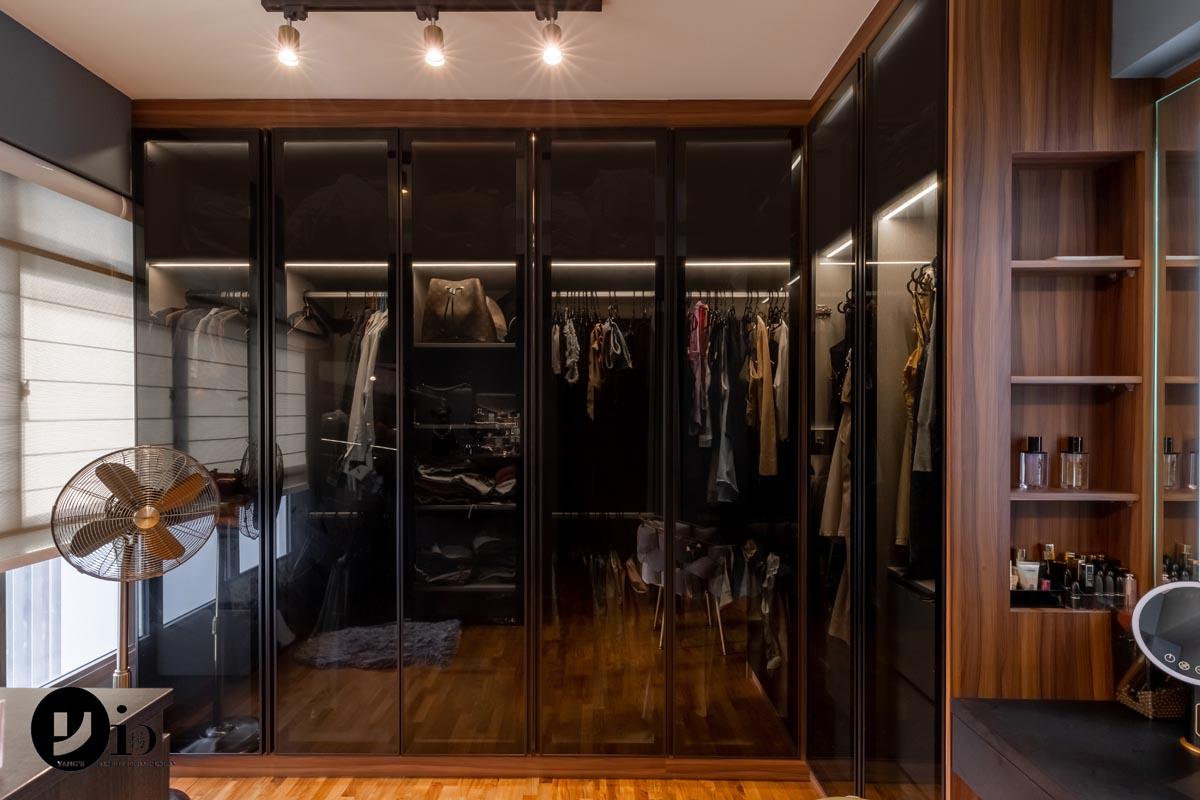 Blend Open and Closed Storage